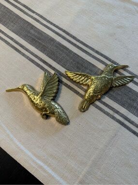 HOMCO vintage hummingbird wall hangings, resin, gold